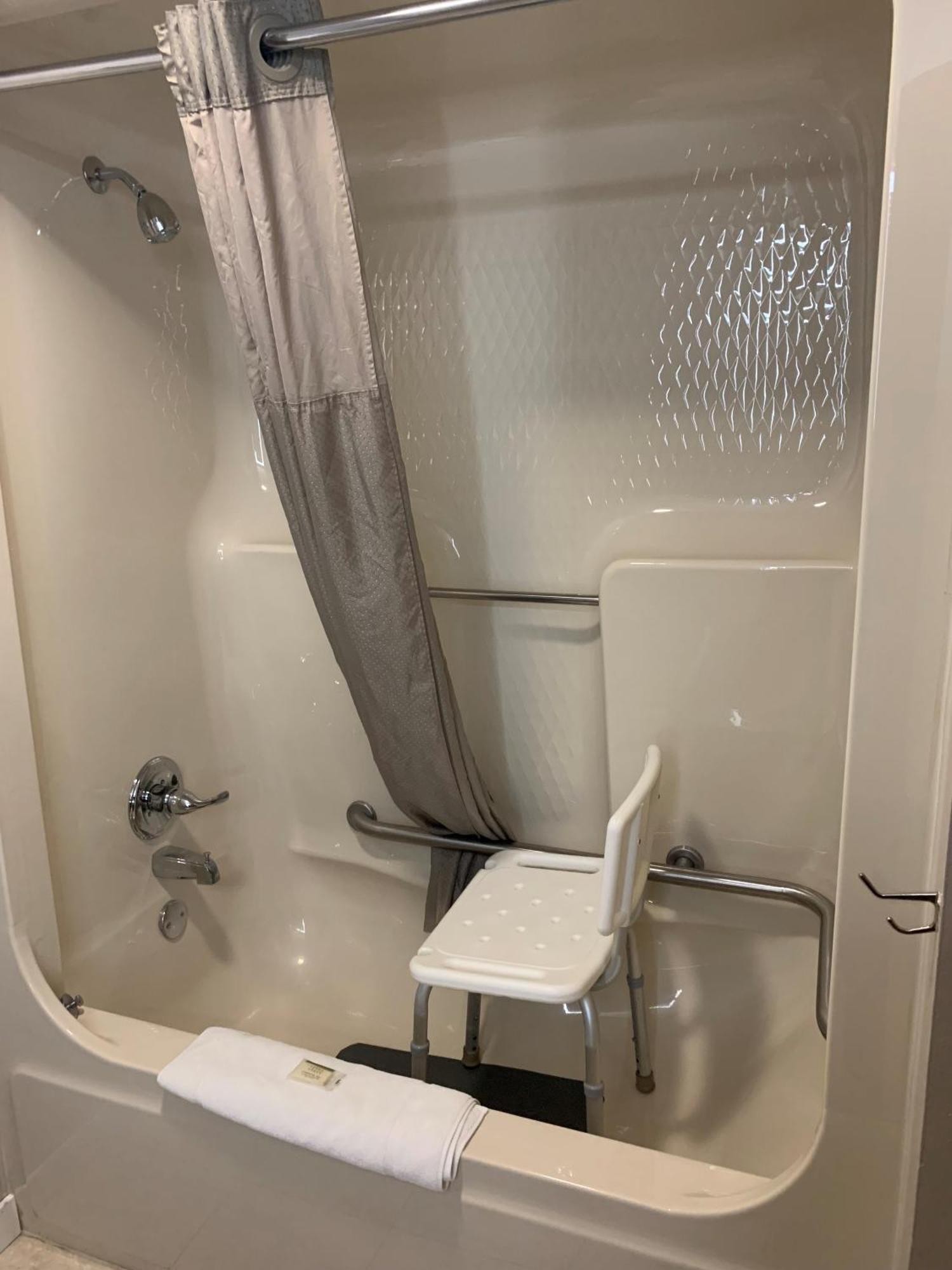 Suite Two Queen Beds Mobility Access or Non-Smoking,1541725042:JPEG